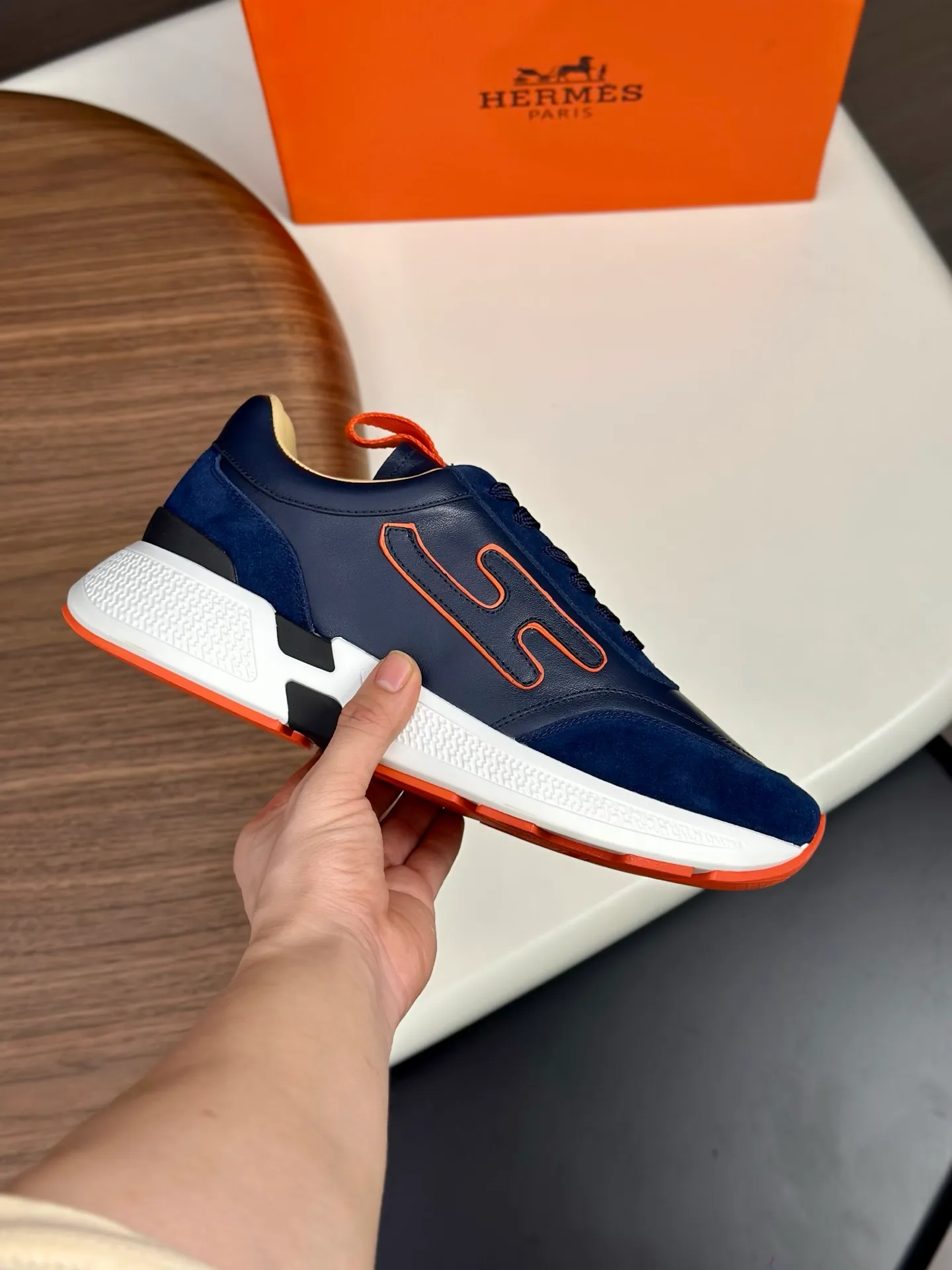 [HERMES] Hermès men's shoes 💰840💰 - High-end quality original order - Upper: 🔝 tumbled calfskin, brand canvas cloth, shoe body sewn with ´H´ pattern - Lining: water-dyed cowhide - Outsole: ultra-light T men's shoes 💰U foam rubber; two-color molded outsole - Ultra-high quality control, fine workmanship: highlighted (high-end, luxury, grade) -Size :39-44 (38, 45, can be customized)